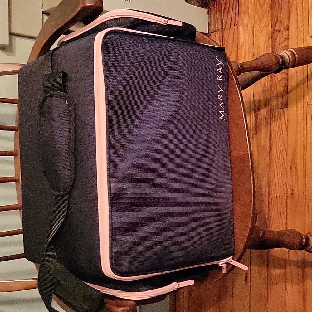 Mary Kay Insulated travel carrying case